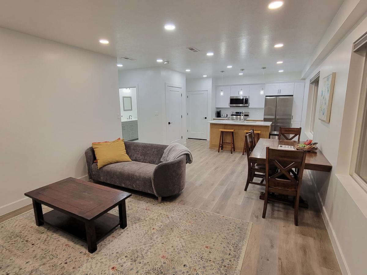 Spacious & Modern Apartment, Close To Universities And Mountains Mapleton Esterno foto